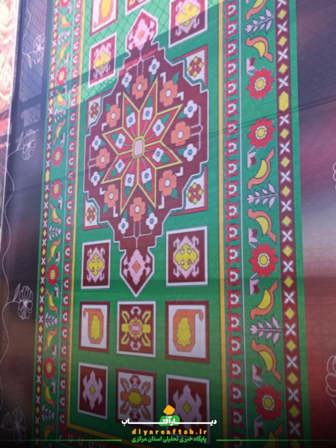 دومین فرش سرگل جهان در محلات