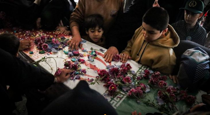 شهید گمنام میهمان خمینی‌ها شد