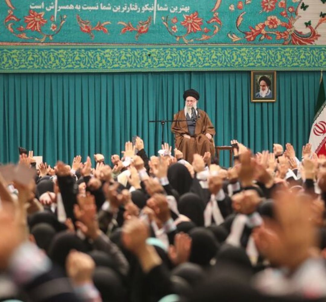 زن، کارگزار خانه نیست، مدیر است