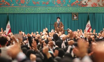 زن، کارگزار خانه نیست، مدیر است