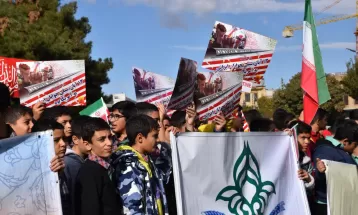 حضور نوجوانان در راهپیمایی 13 آبان‌ماه اراک