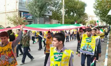 راهپیمایی 13 آبان‌ در خنداب برگزار شد