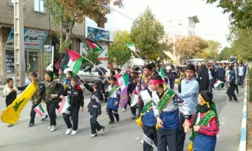 راهپیمایی 13 آبان‌ در خنداب برگزار شد