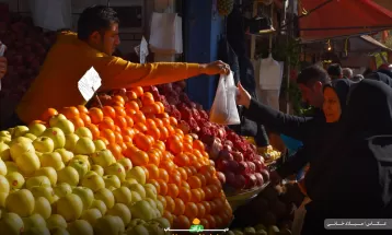 شور و حال مردم اراک در یلدای گرم