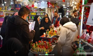 شور و حال مردم اراک در یلدای گرم