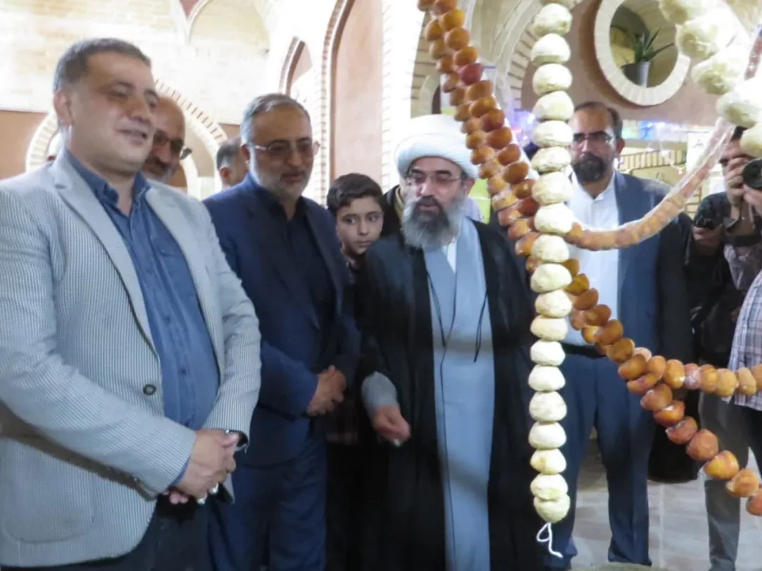 جشنواره سوغات محلی نراق برگزار شد