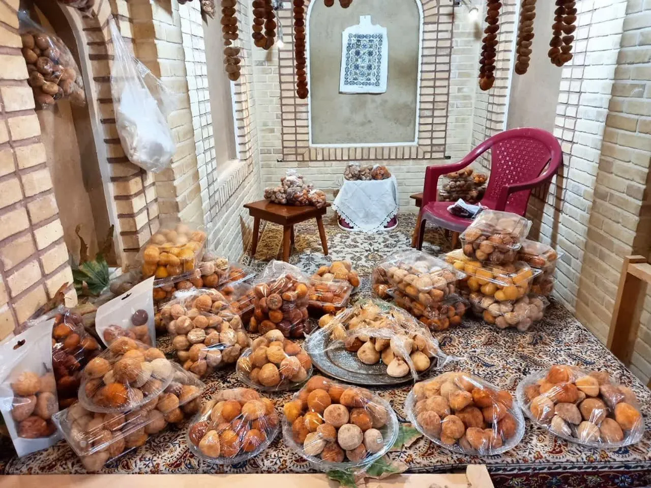 جشنواره سوغات محلی نراق برگزار شد