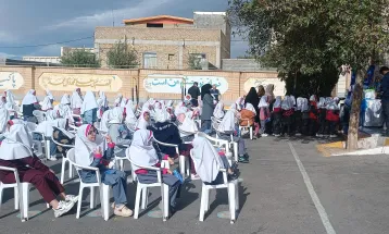 جشن عاطفه ها در مدارس کمیجان برگزار شد