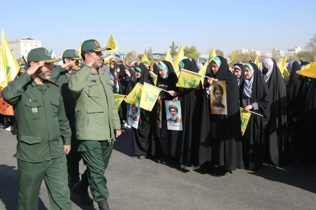 باید سبک زندگی شهدا در جامعه ترویج دهیم