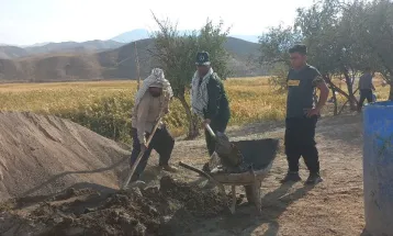 پروژه انتقال آب کشاورزی در روستای بکلیگ آغاز شد