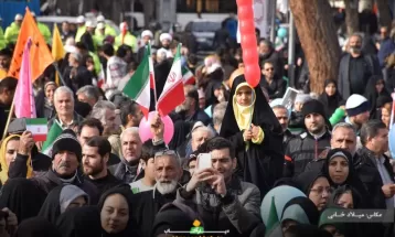 نوجوانان دهه هشتادی در راهپیمایی 22 بهمن