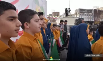 نوجوانان دهه هشتادی در راهپیمایی 22 بهمن