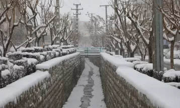 بارش برف زمستانی در کلانشهر اراک