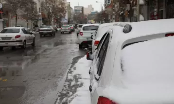 بارش مداوم  برف زمستانی در اراک