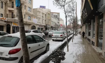 بارش مداوم  برف زمستانی در اراک