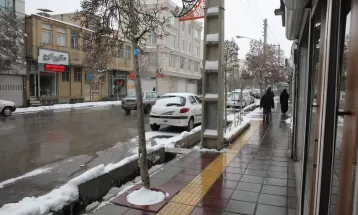 بارش مداوم  برف زمستانی در اراک