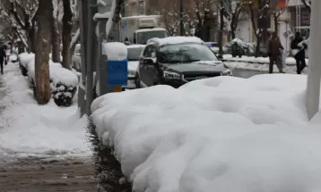 بارش مداوم  برف زمستانی در اراک