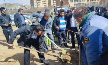 مراسم درختکاری در منطقه گردشگری نورالشهدا اراک