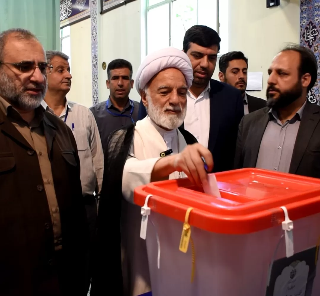 نماینده ولی‌فقیه در استان مرکزی رأی داد