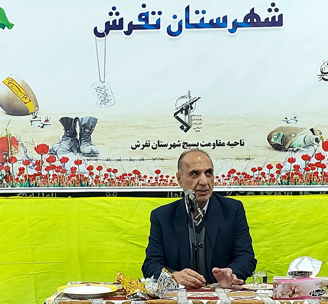 محور اصلی انقلاب مردم بودند