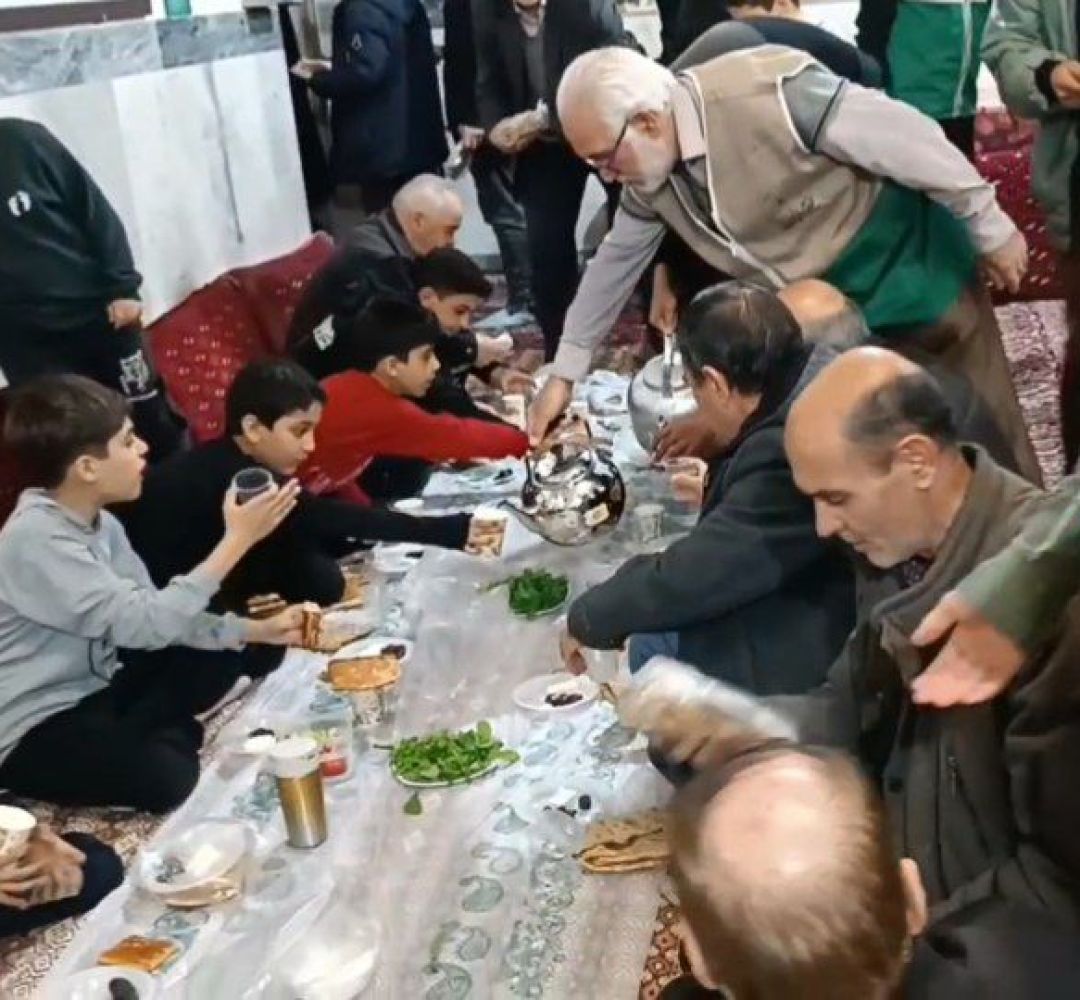 برگزاری افطاری ساده در مسجد کوثر اراک
