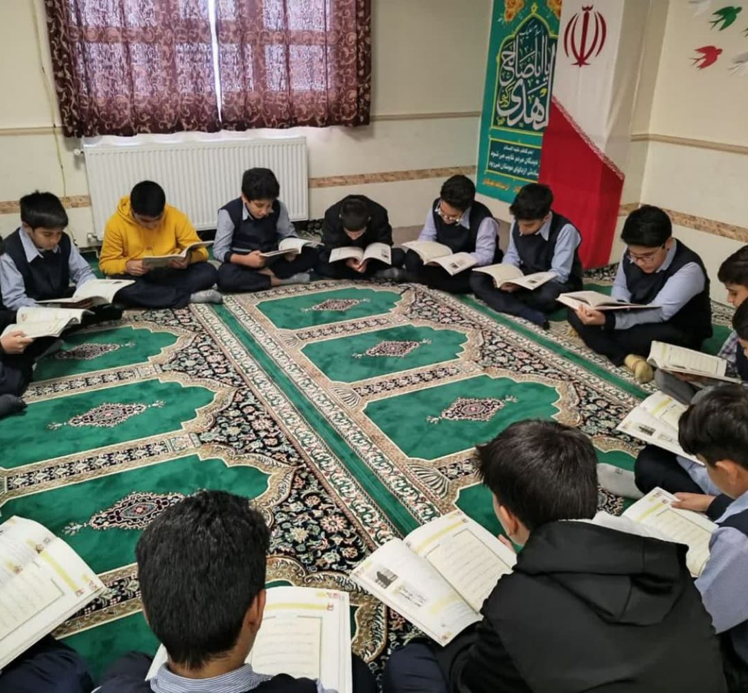 مراسم قرآنخوانی دانشآموزان محلات