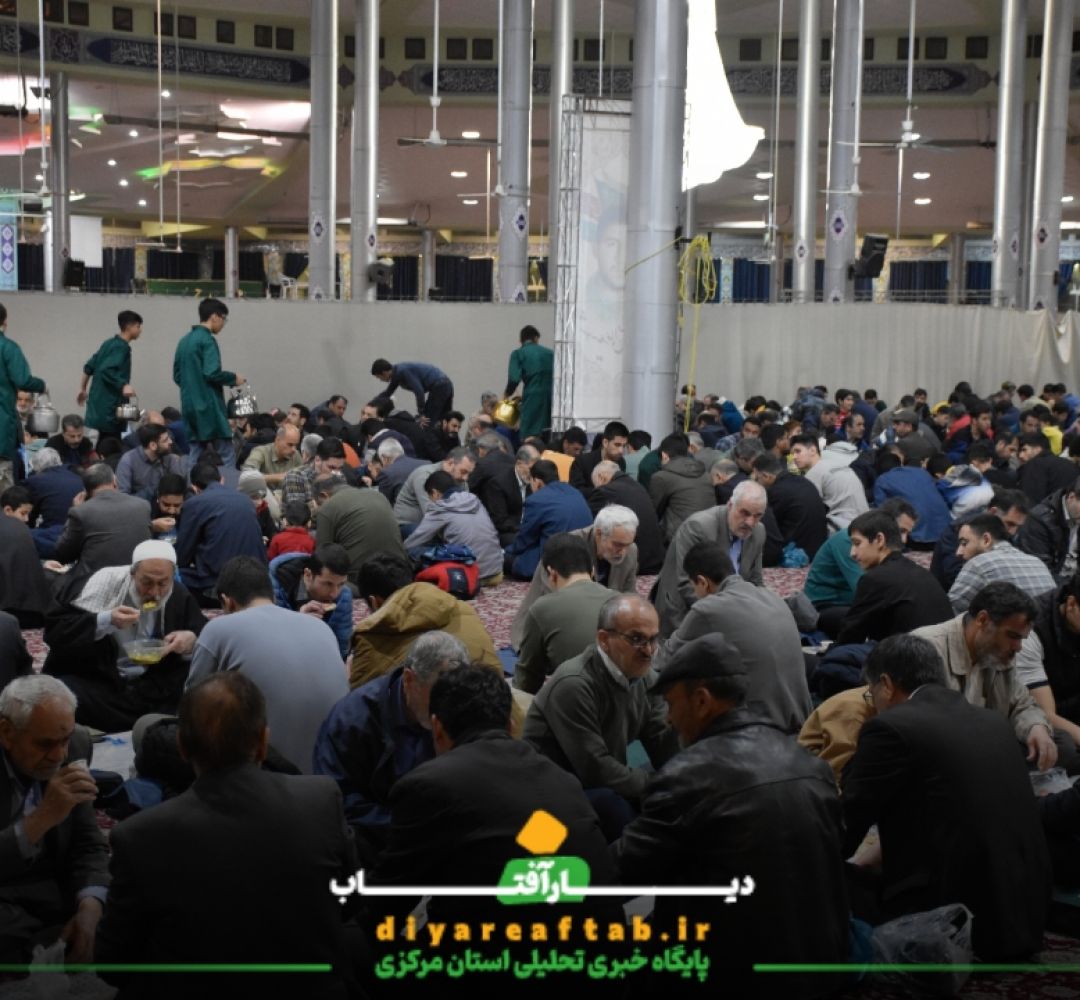 برپایی سفره افطاری ساده در اراک