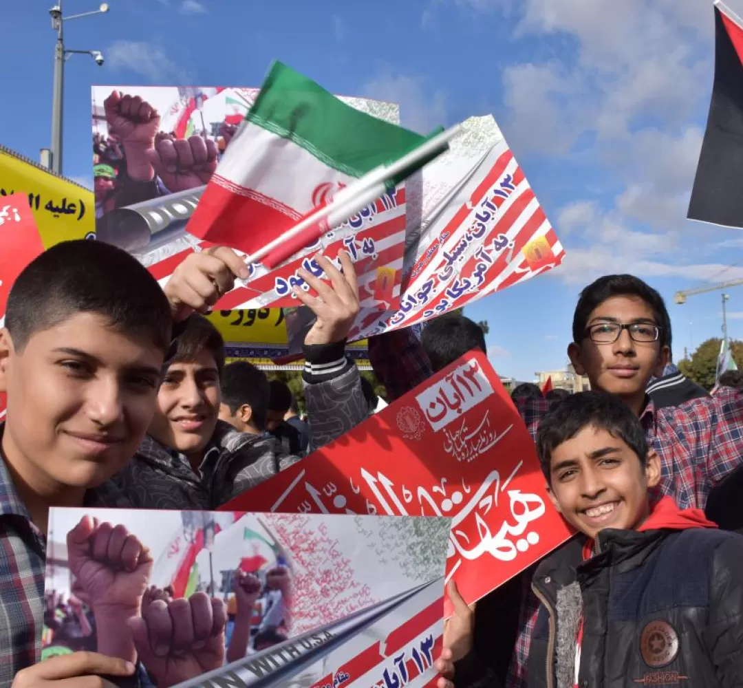 حضور نوجوانان در راهپیمایی 13 آبانماه اراک