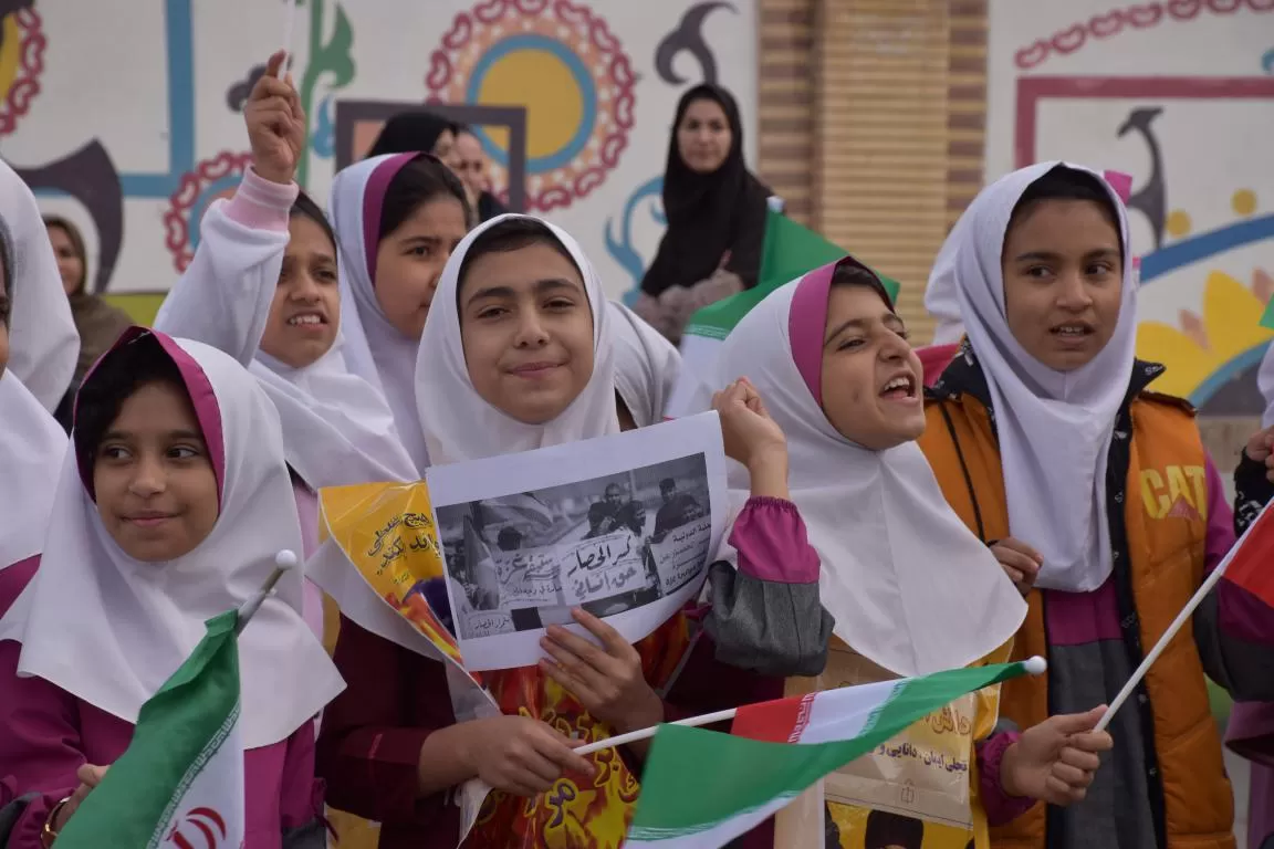 حضور نوجوانان در راهپیمایی 13 آبان‌ماه اراک