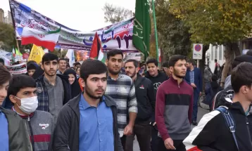 حضور نوجوانان در راهپیمایی 13 آبان‌ماه اراک