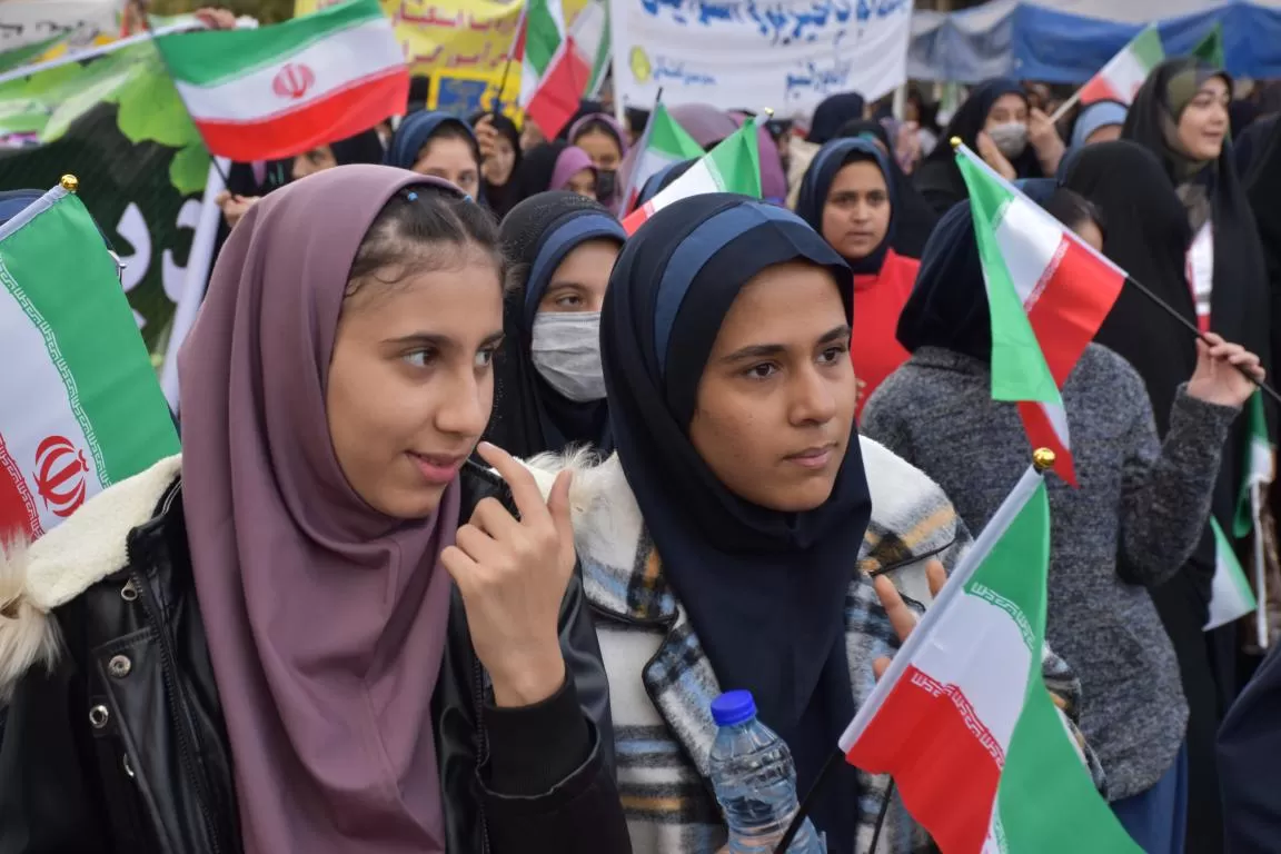 حضور نوجوانان در راهپیمایی 13 آبان‌ماه اراک