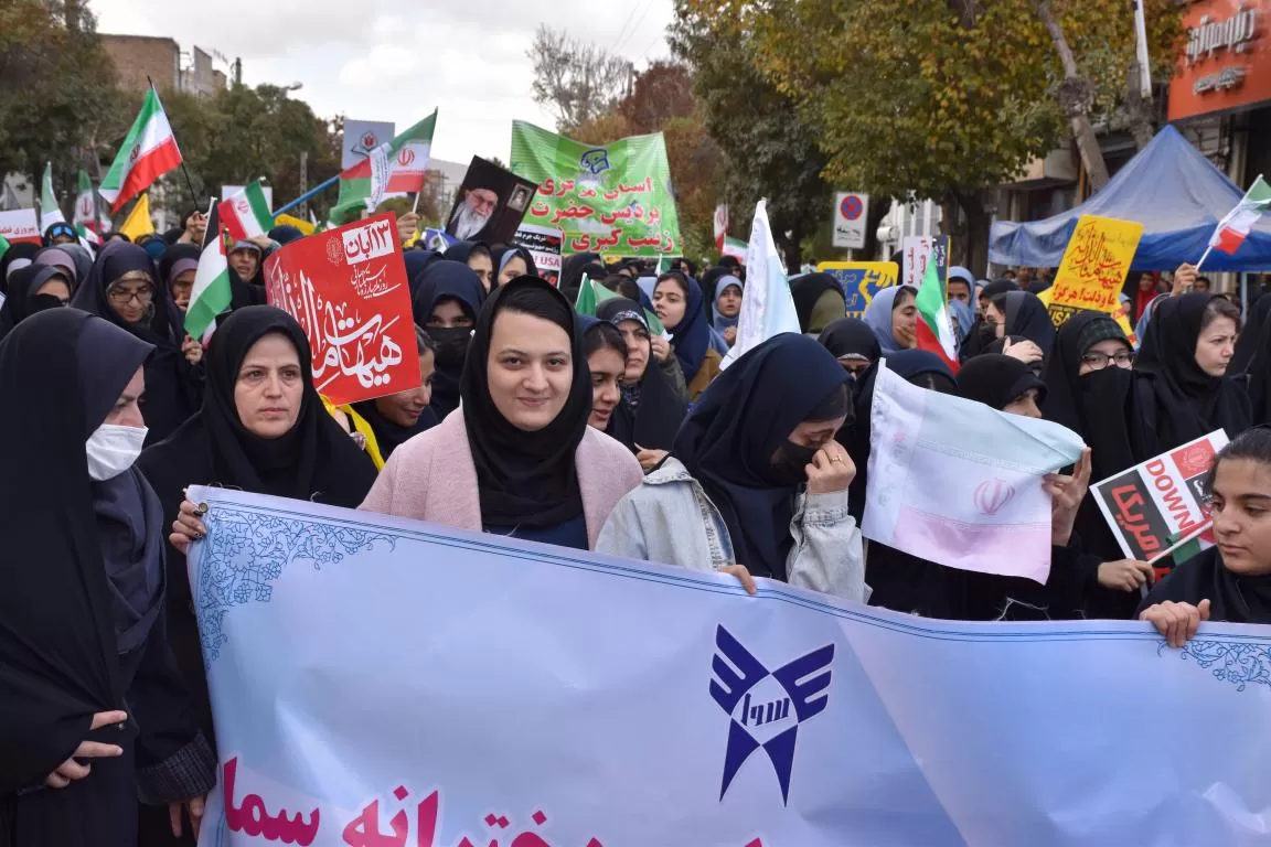 حضور نوجوانان در راهپیمایی 13 آبان‌ماه اراک