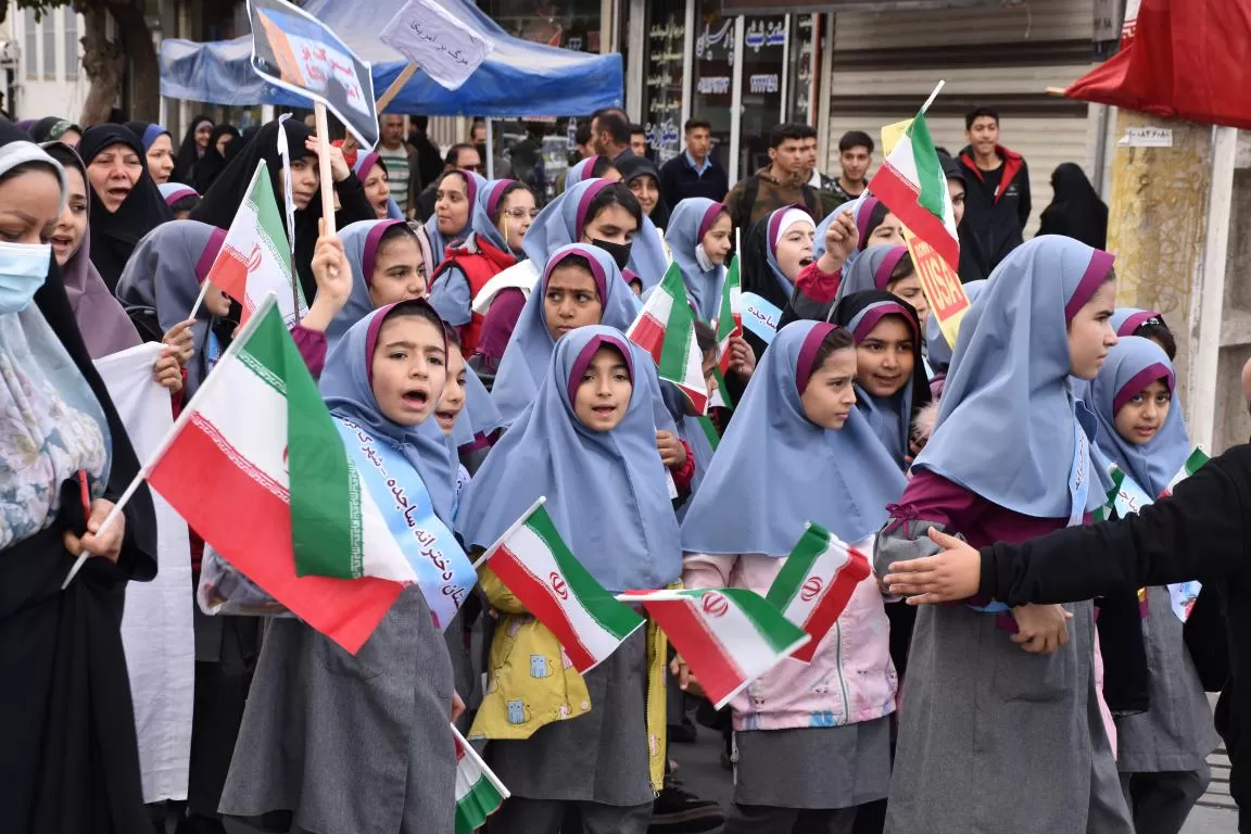 حضور نوجوانان در راهپیمایی 13 آبان‌ماه اراک