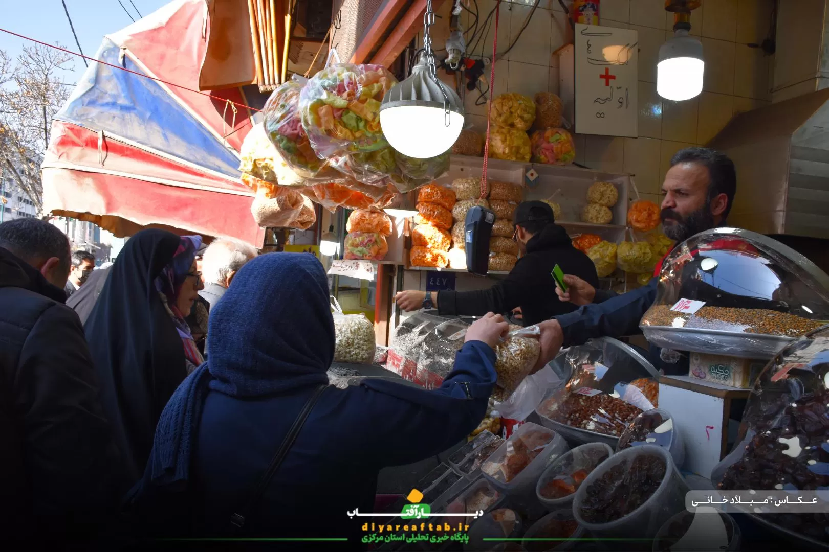 شور و حال مردم اراک در یلدای گرم