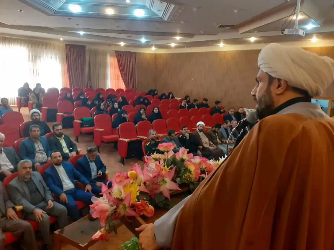 تحقق جهادتبیین با وحدت حوزه و دانشگاه
