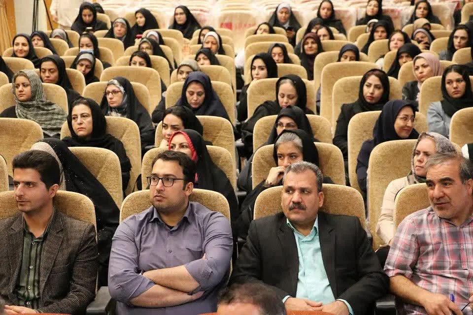 تجلیل از انجمن‌های برتراولیا و مربیان در ساوه