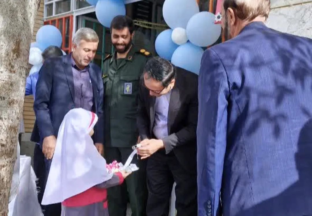 جشن عاطفه ها در مدارس کمیجان برگزار شد