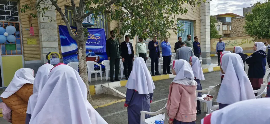 جشن عاطفه ها در مدارس کمیجان برگزار شد