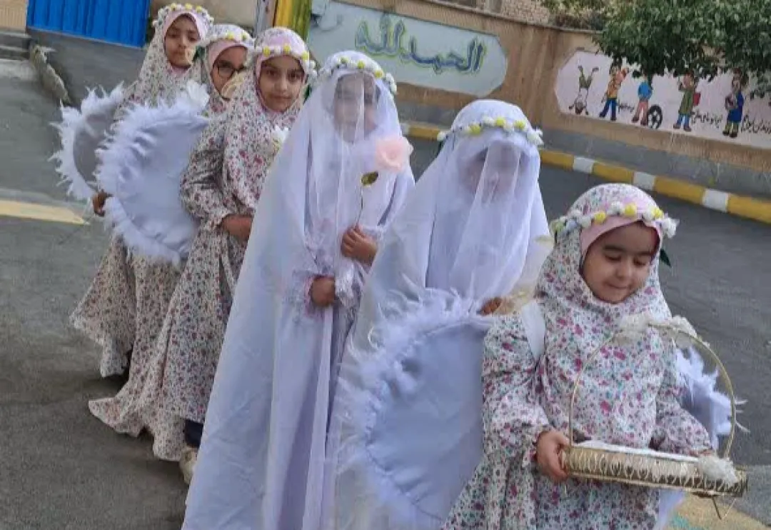 جشن عاطفه ها در مدارس کمیجان برگزار شد