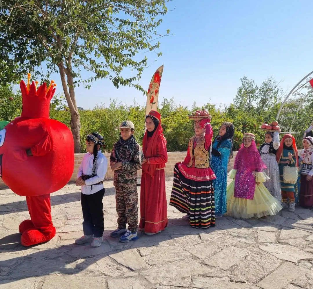 برگزاری آئین نمادین انارگردانی در ساوه
