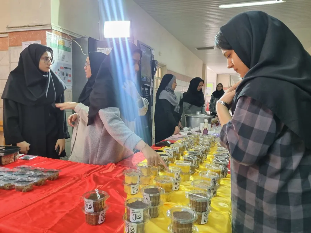 برگزاری جشنواره صنایع دستی در دانشگاه آزاد ساوه