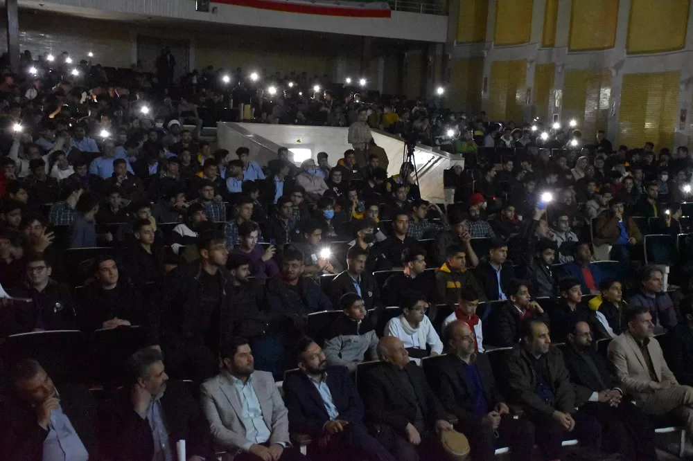 برگزاری جشن تکلیف رأی اولی‌ها در اراک
