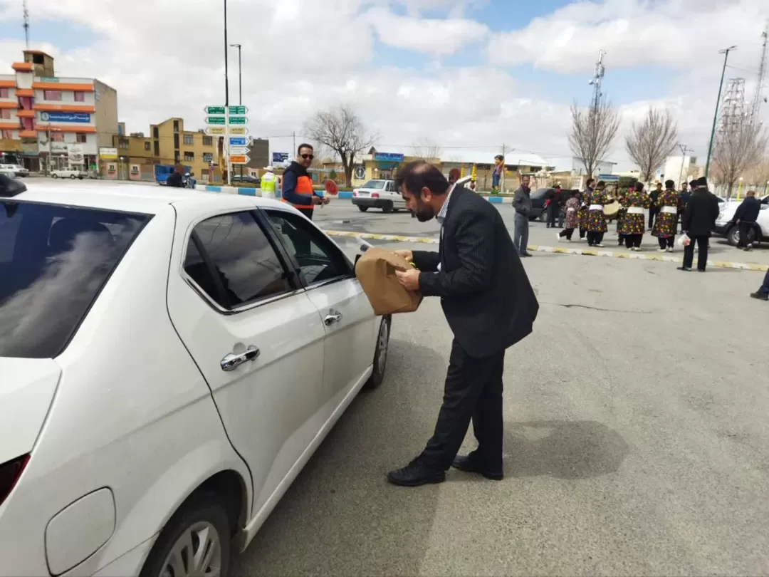 استقبال از مسافرین نوروزی در فراهان