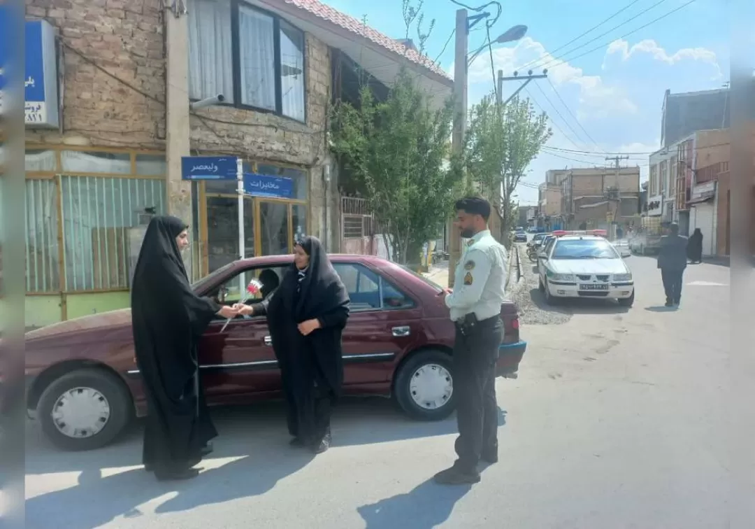 تقدیر نیروی انتظامی از بانوان محجبه خنداب