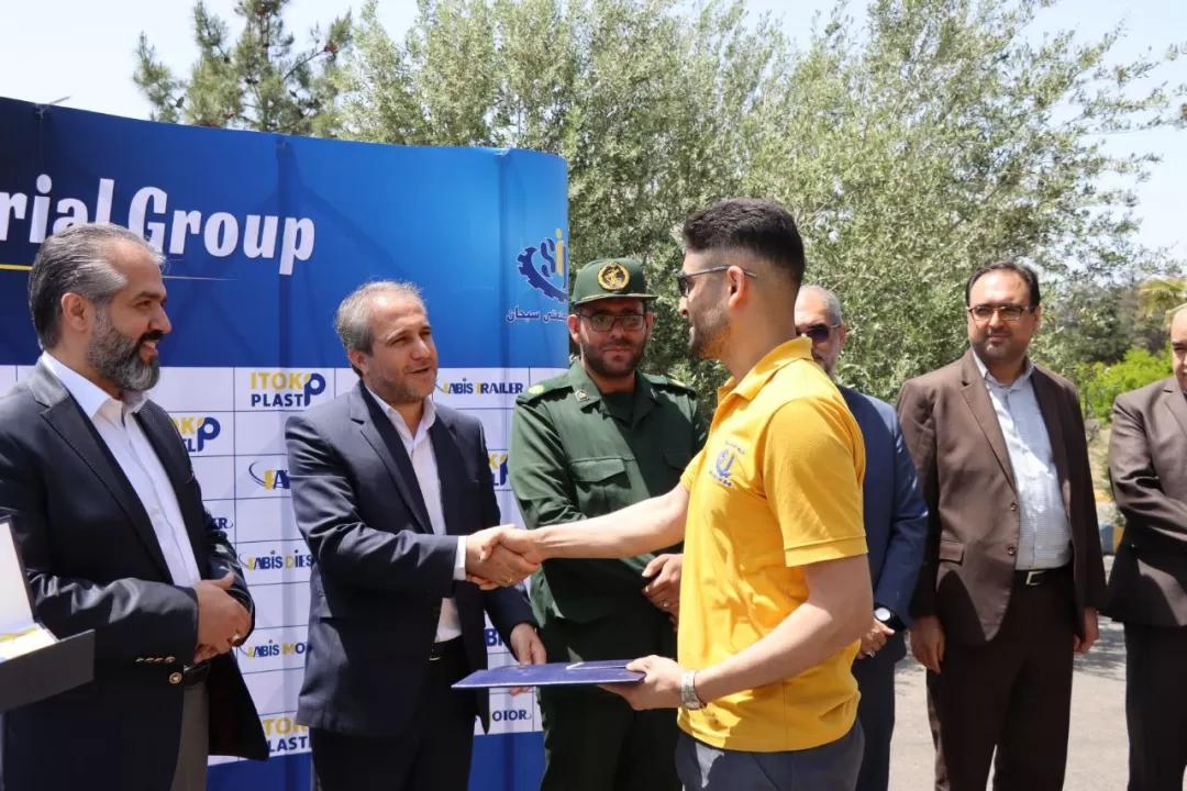 قدردانی مسئولان ساوجی از خدمات جامعه بزرگ کارگری