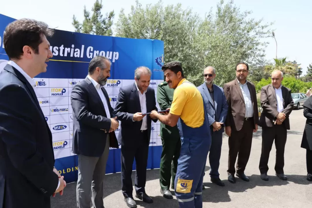 قدردانی مسئولان ساوجی از خدمات جامعه بزرگ کارگری
