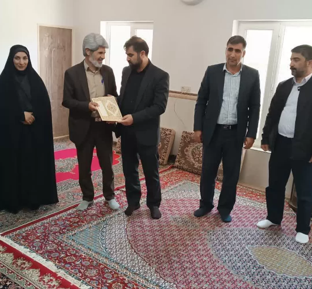 کارگران در خط مقدم جبهه تولید قرار دارند