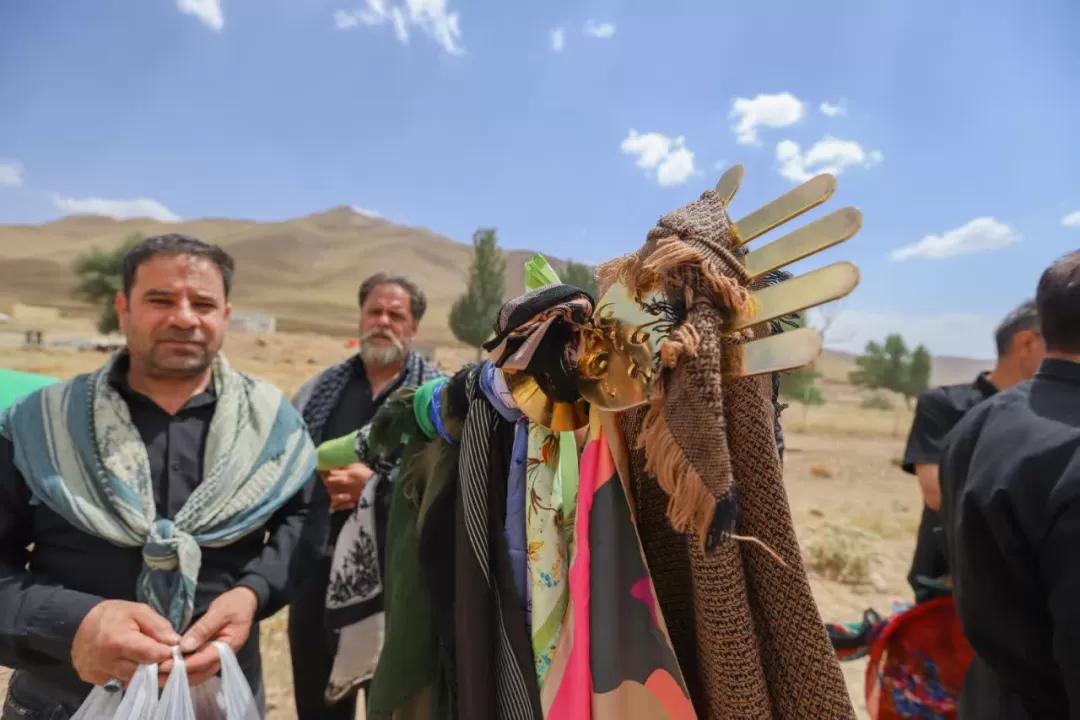 برگزاری آئین سنتی نخل‌گردانی در روستای «ساکی»