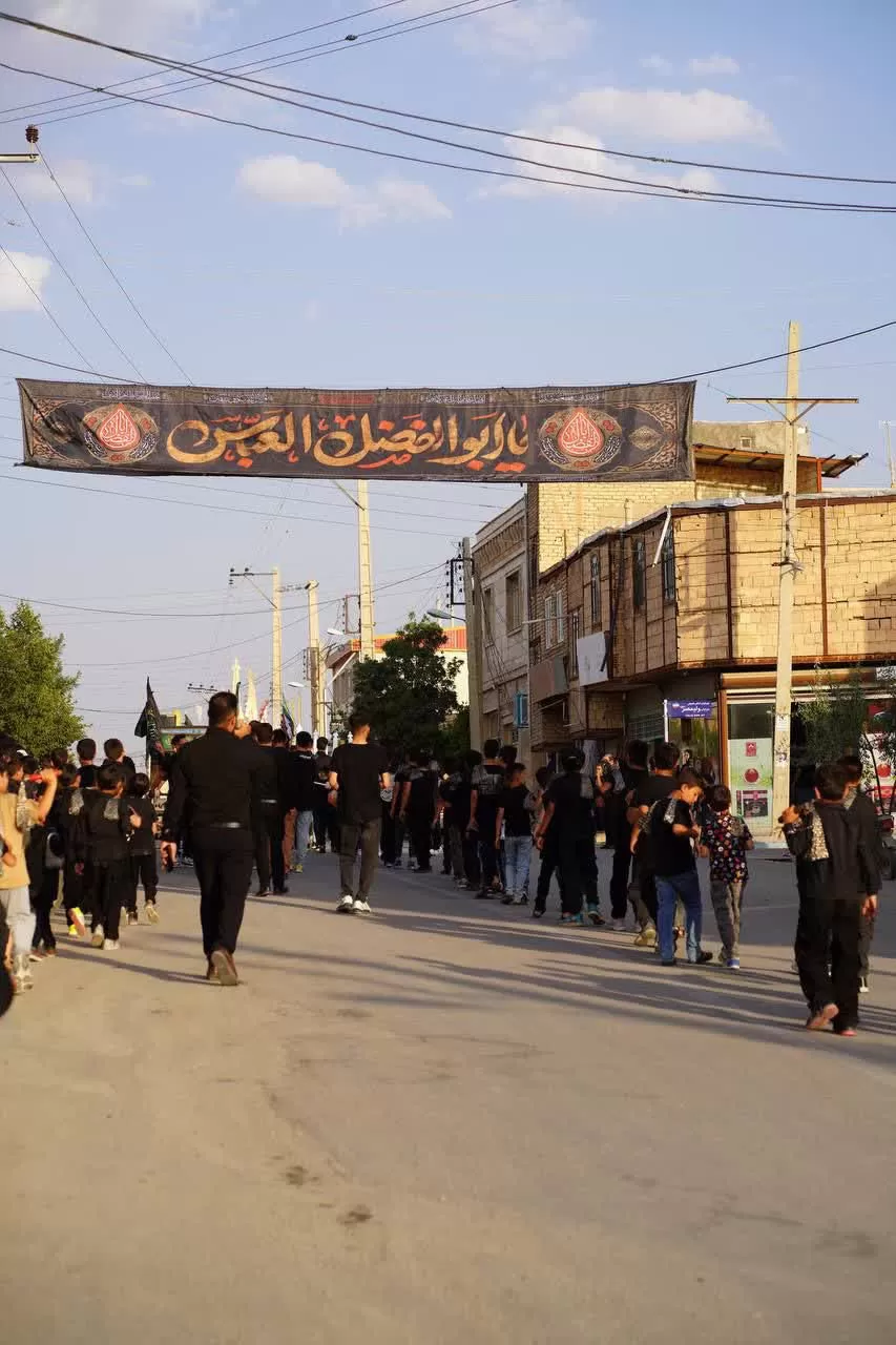 دسته عزاداری زنجیرزنی در شهر تلخاب برپا شد