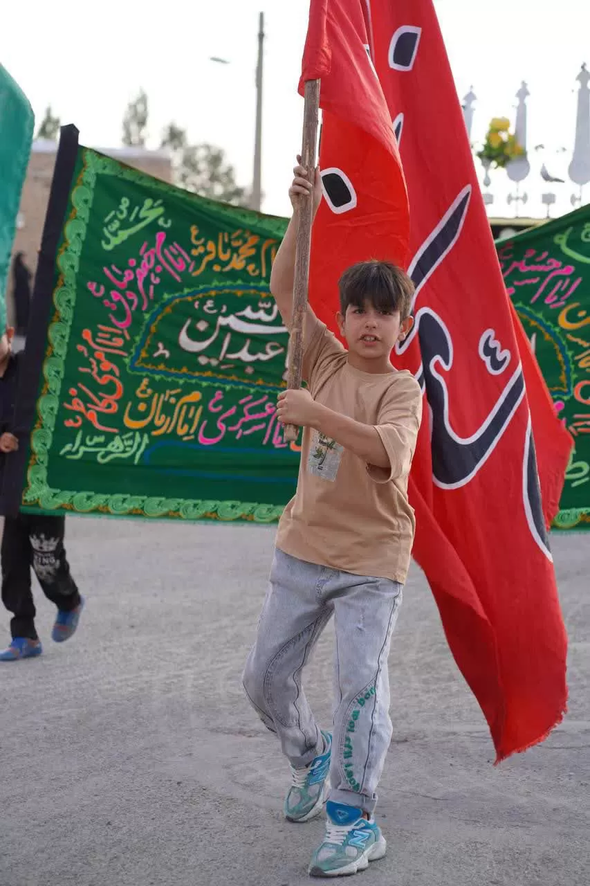 دسته عزاداری زنجیرزنی در شهر تلخاب برپا شد